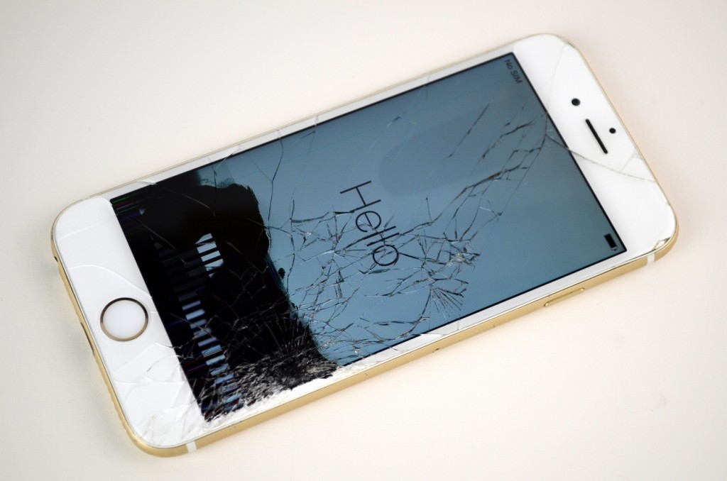 液晶ガラス割れ au iPhone6 128GB ゴールド MG4E2J/A買取ました  