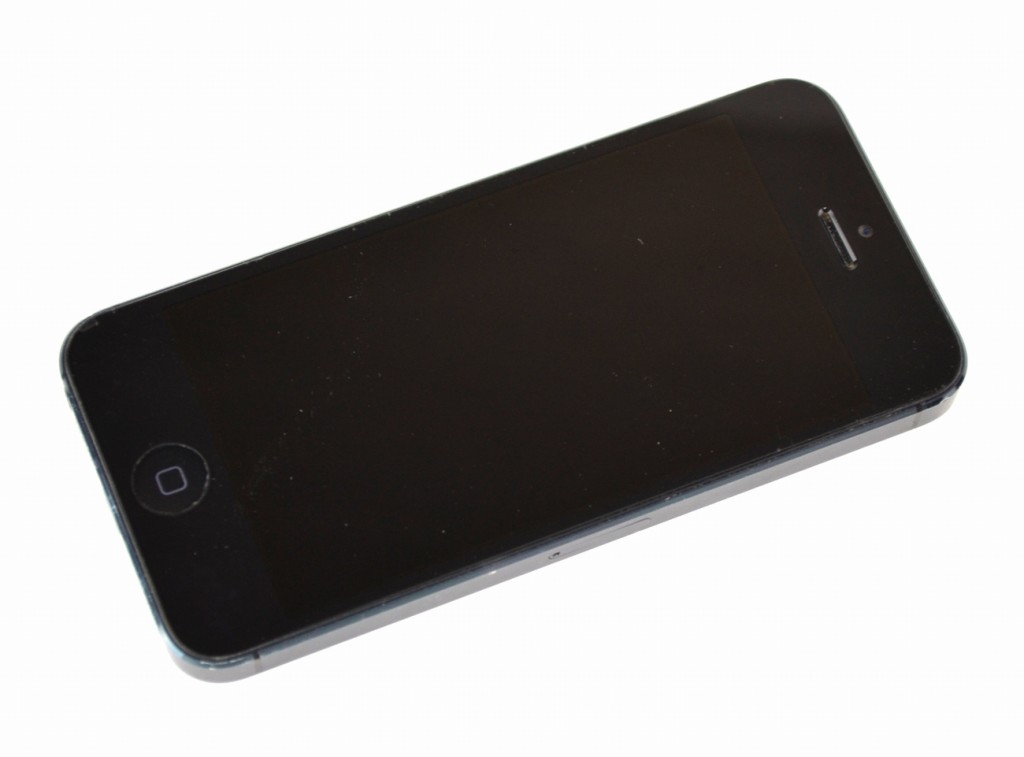 壊れた SoftBank iPhone5 64GB ブラック MD662J/A買取ました！