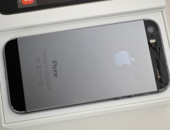 ガラス割れdocomo iPhone5s 64GB ME338J/A買取ました！