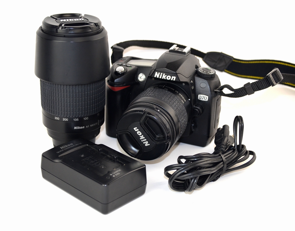 壊れた一眼レフカメラ買取ました Nikon D70 Wレンズセット 壊れたカメラの買取はジャンク品ジャパン ジャンク品ジャパン Iphone Ipad Mac 壊れたパソコン ブルーレイレコーダー ドコモスマホ買取 Simフリー パナソニック製品 家電 電化製品 アムウェイ製品 故障