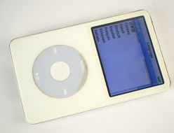 壊れたiPod買取ました！30GB ホワイト MA444J/A