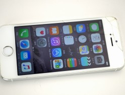 ガラス割れdocomo iPhone5s買取ました！32GB ME336J/A シルバー