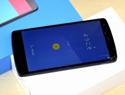 液晶割れnexus5買取ました！16GB LGD821 (EM01L) simフリー